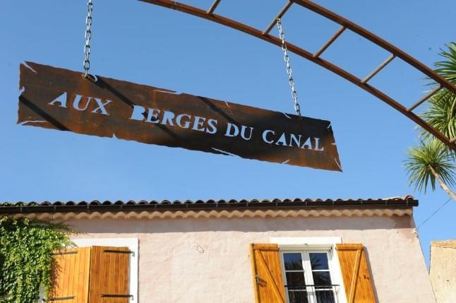 Gite Aux Berges Du Canal Capestang Exterior foto